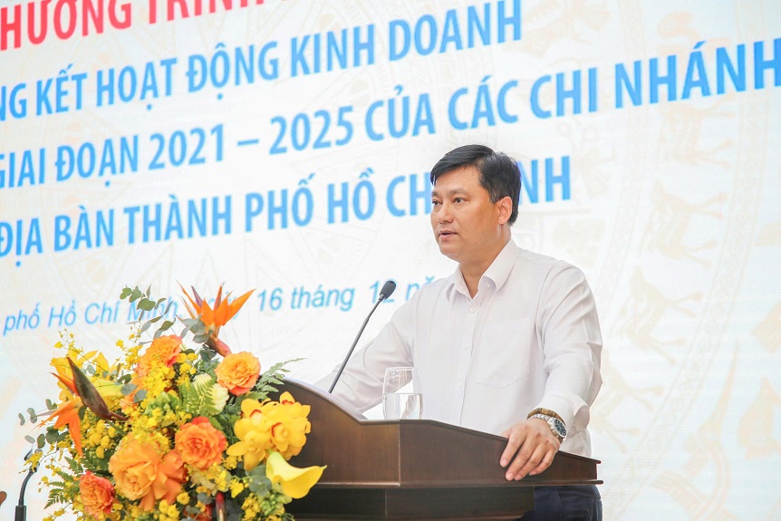 Đồng chí Phạm Toàn Vượng – Phó Bí thư Đảng ủy, Thành viên HĐTV, Tổng Giám đốc Agribank phát biểu tại buổi làm việc