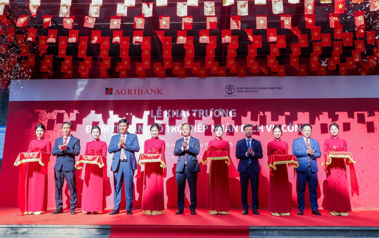 Agribank khai trương “Điểm tư vấn, hỗ trợ và tiếp nhận dịch vụ công” tại Hội sở Chi nhánh Hà Nội I