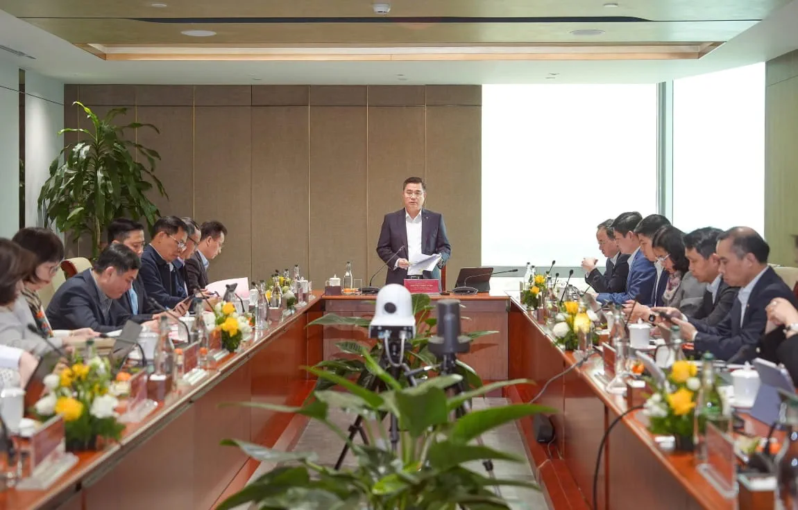 Toàn cảnh Hội nghị kiểm điểm tập thể và các đồng chí Ủy viên Ban Thường vụ Đảng ủy Vietcombank năm 2025