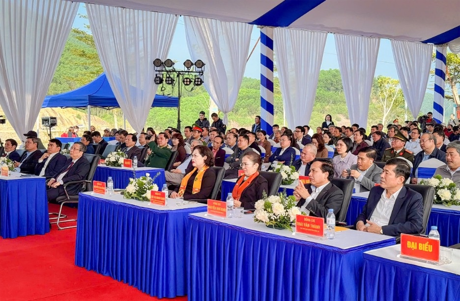 Thống đốc Nguyễn Thị Hồng và các đại biểu tham dự buổi lễ