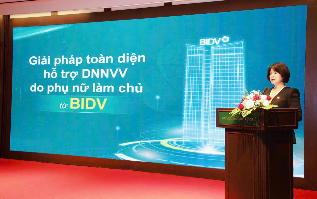 Bà Đỗ Thị Thanh Huyền – Giám đốc Ban Quản lý khách hàng doanh nghiệp phát biểu tại Chương trình.