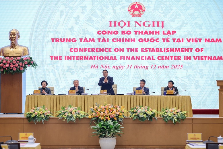 Thủ tướng Chính phủ Phạm Minh Chính chủ trì hội nghị công bố thành lập Trung tâm tài chính quốc tế tại Việt Nam - Ảnh: VGP/Nhật Bắc