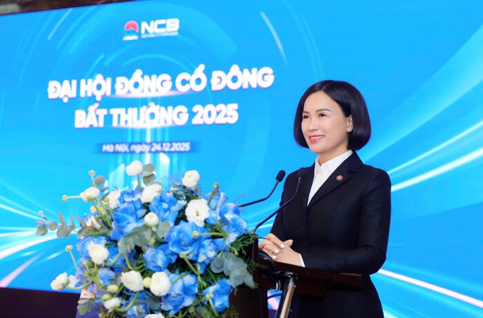 Bà Bùi Thị Thanh Hương - Chủ tịch HĐQT chia sẻ tại đại hội. (Ảnh: NCB).