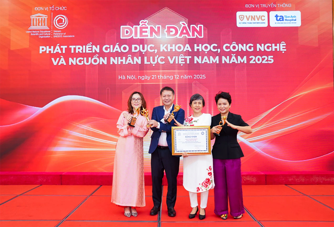 Đội ngũ Home Credit Việt Nam tại diễn đàn