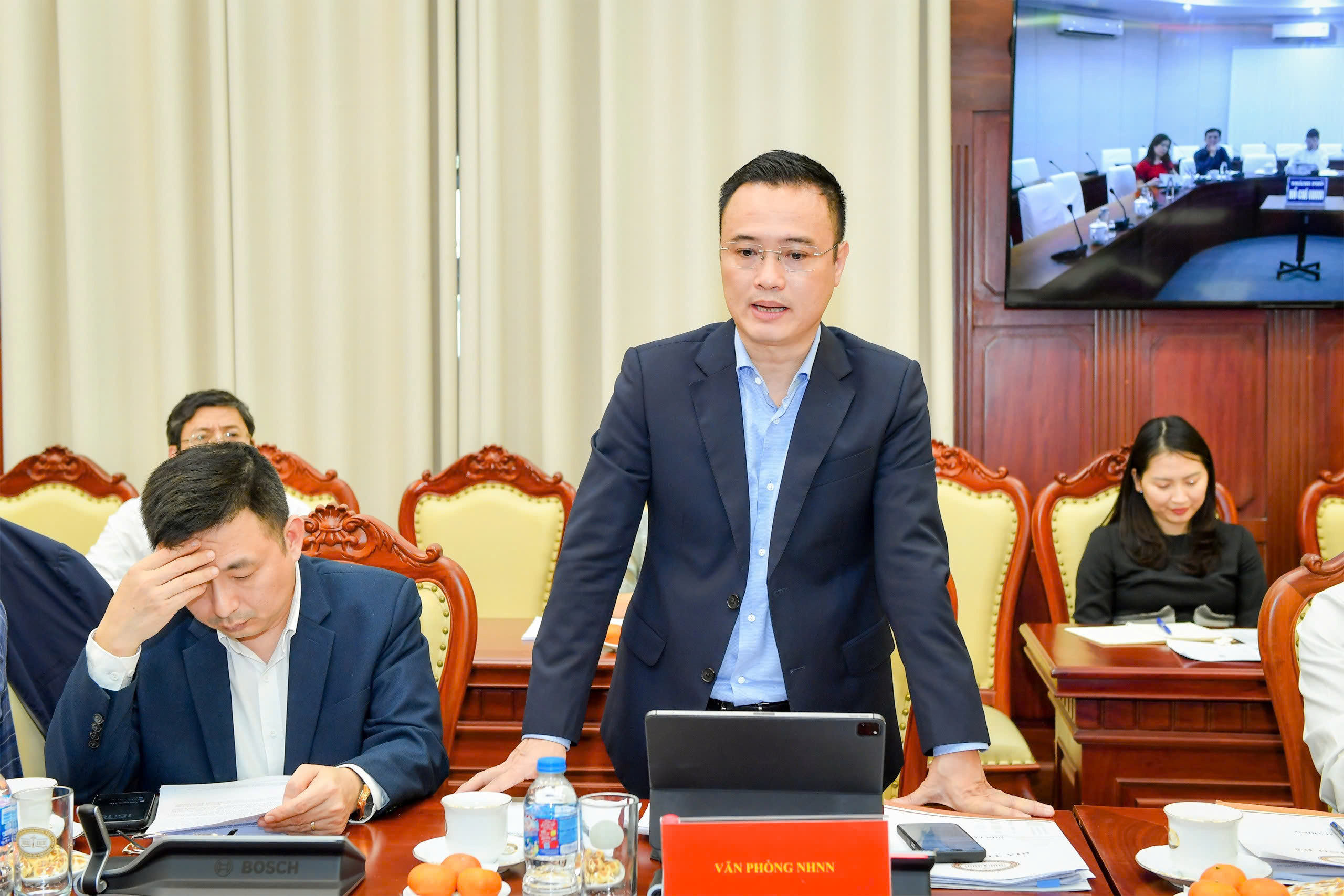 Ông Nguyễn Đình Vinh – Chánh Văn phòng NHNN phát biểu tại phiên họp