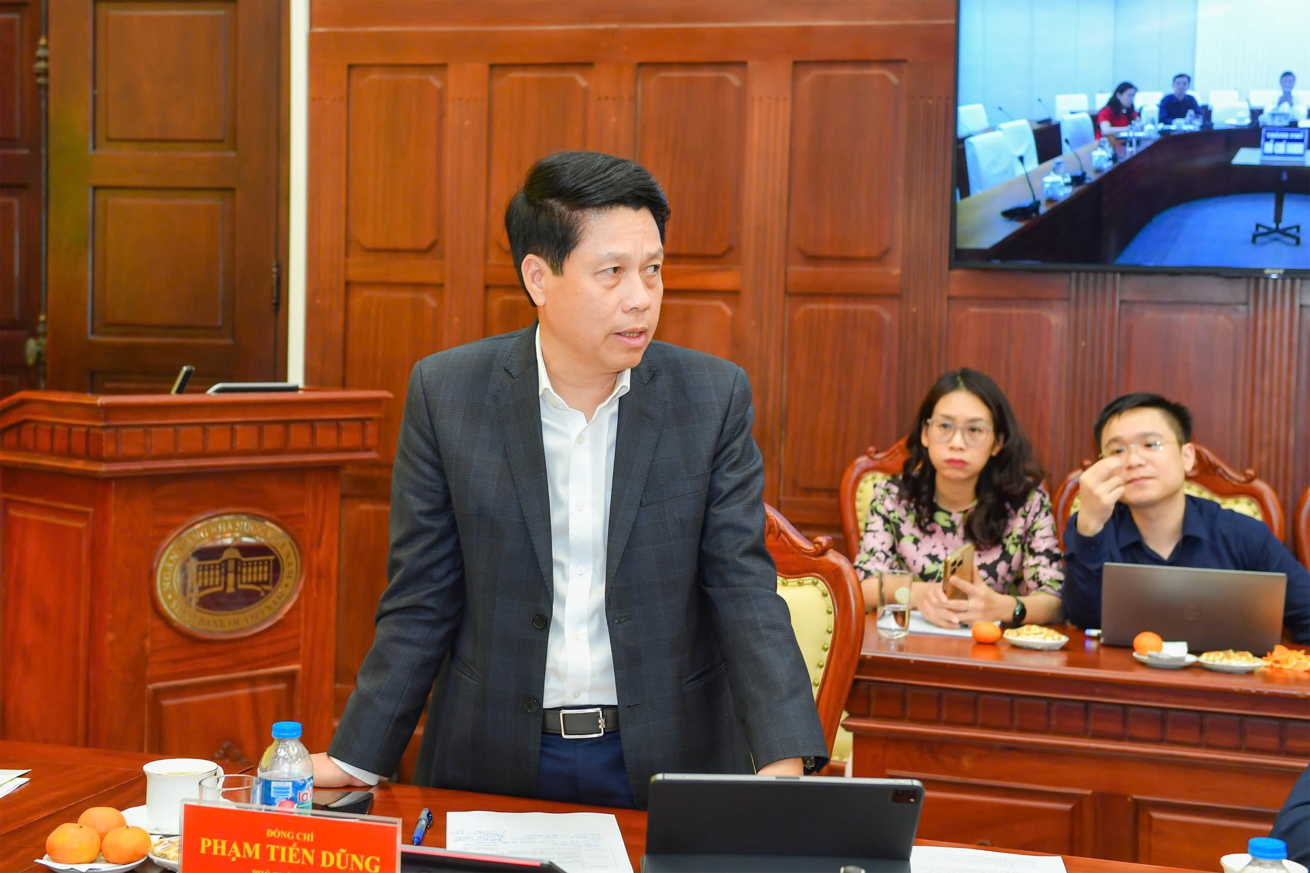 Phó Thống đốc Phạm Tiến Dũng phát biểu tại phiên họp