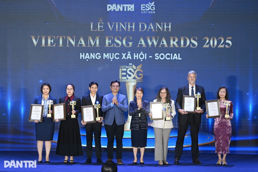 Vietnam ESG Awards 2025 vinh danh Agribank là ngân hàng tiêu biểu phát triển chuỗi giá trị gắn với an sinh xã hội