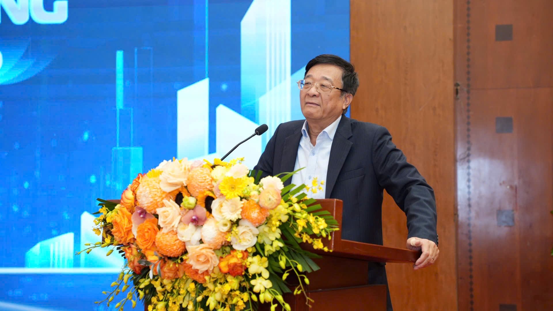 TS. Nguyễn Quốc Hùng, Phó Chủ tịch kiêm Tổng Thư ký Hiệp hội Ngân hàng Việt Nam chia sẻ tại Diễn đàn