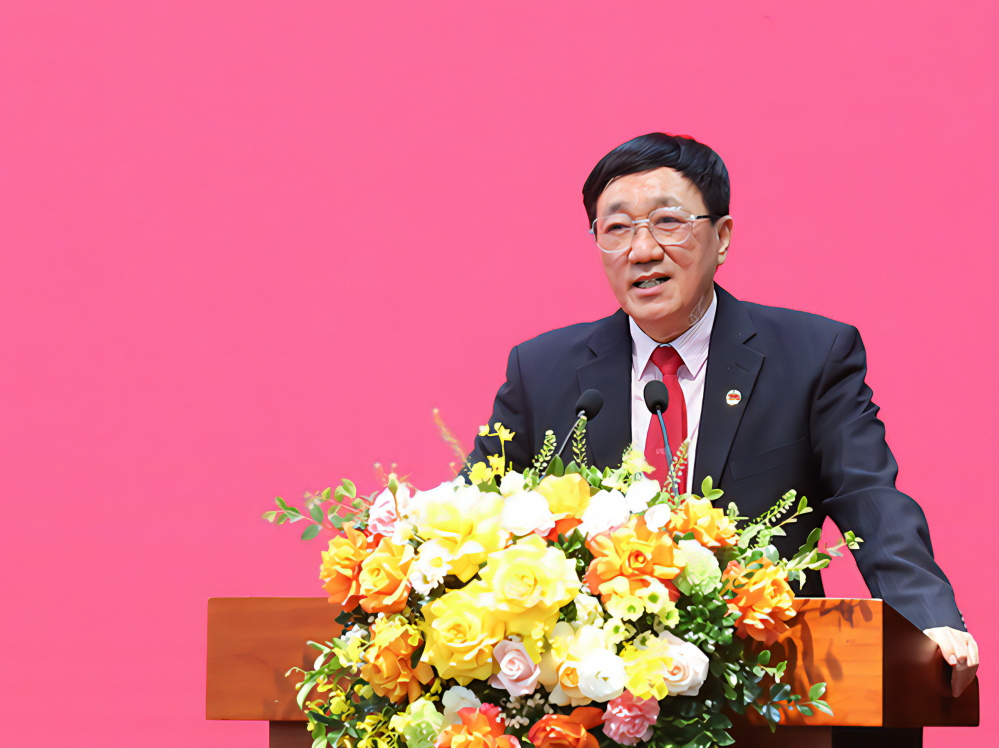 Bí thư Đảng ủy NHCSXHTW, Tổng Giám đốc Dương Quyết Thắng phát biểu kết luận hội nghị