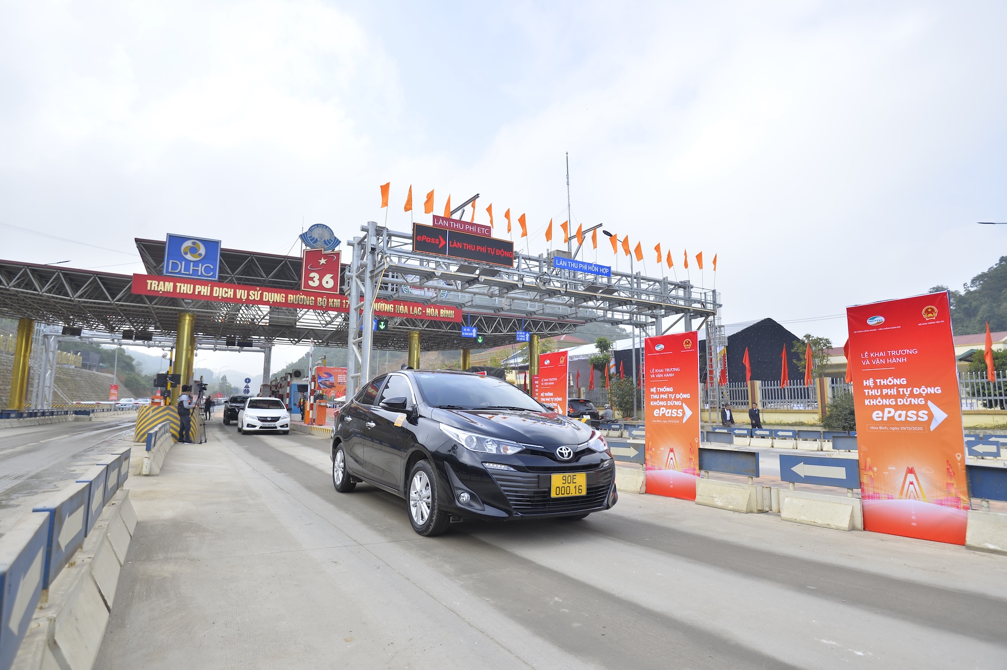 Khách hàng doanh nghiệp của Vietcombank đã có thể liên kết tài khoản ngân hàng với tài khoản giao thông ePass, đáp ứng thời hạn chuyển đổi 31/12/2025