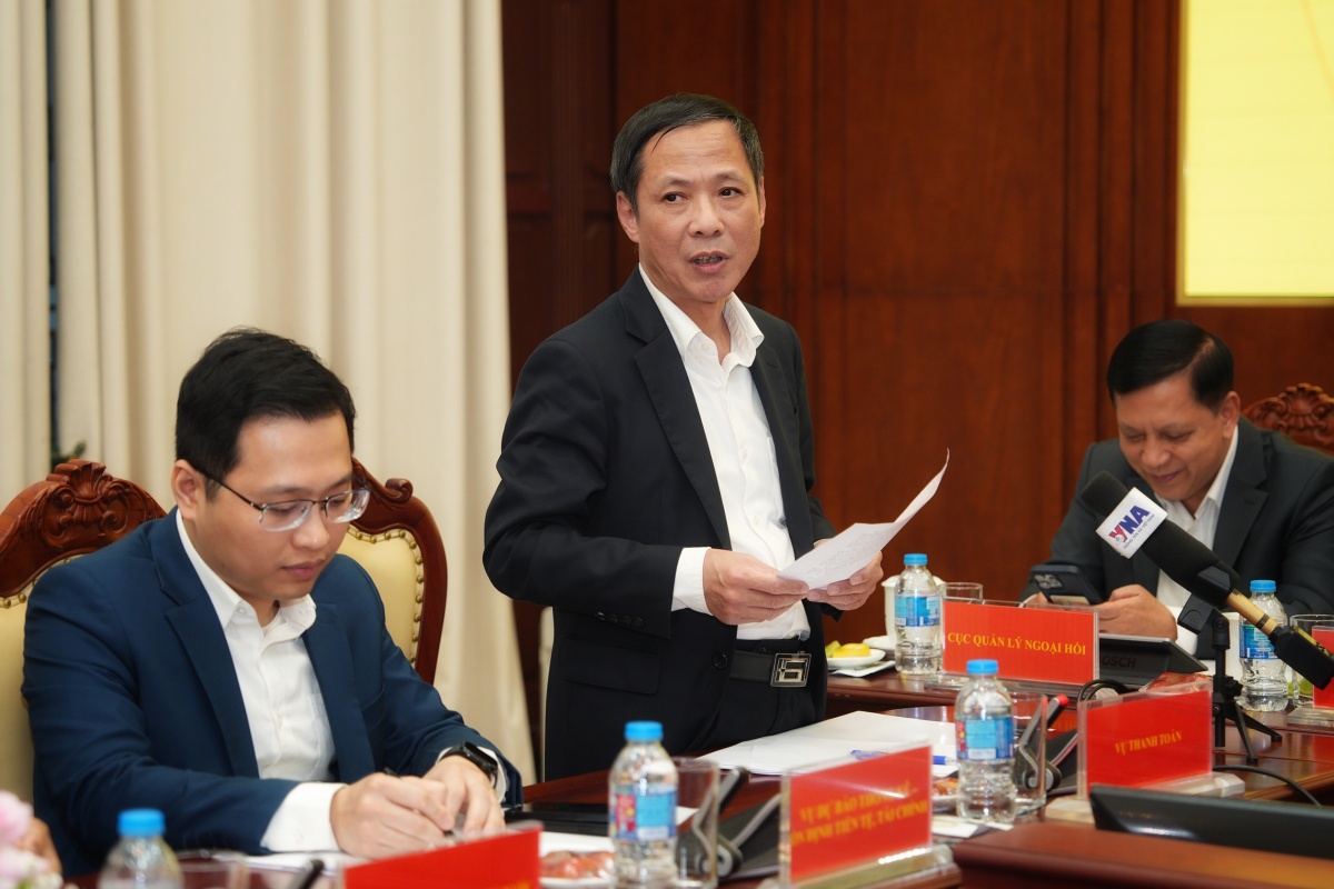 Ông Lê Văn Tuyên - Phó Vụ trưởng Vụ Thanh toán NHNN trả lời tại Họp báo