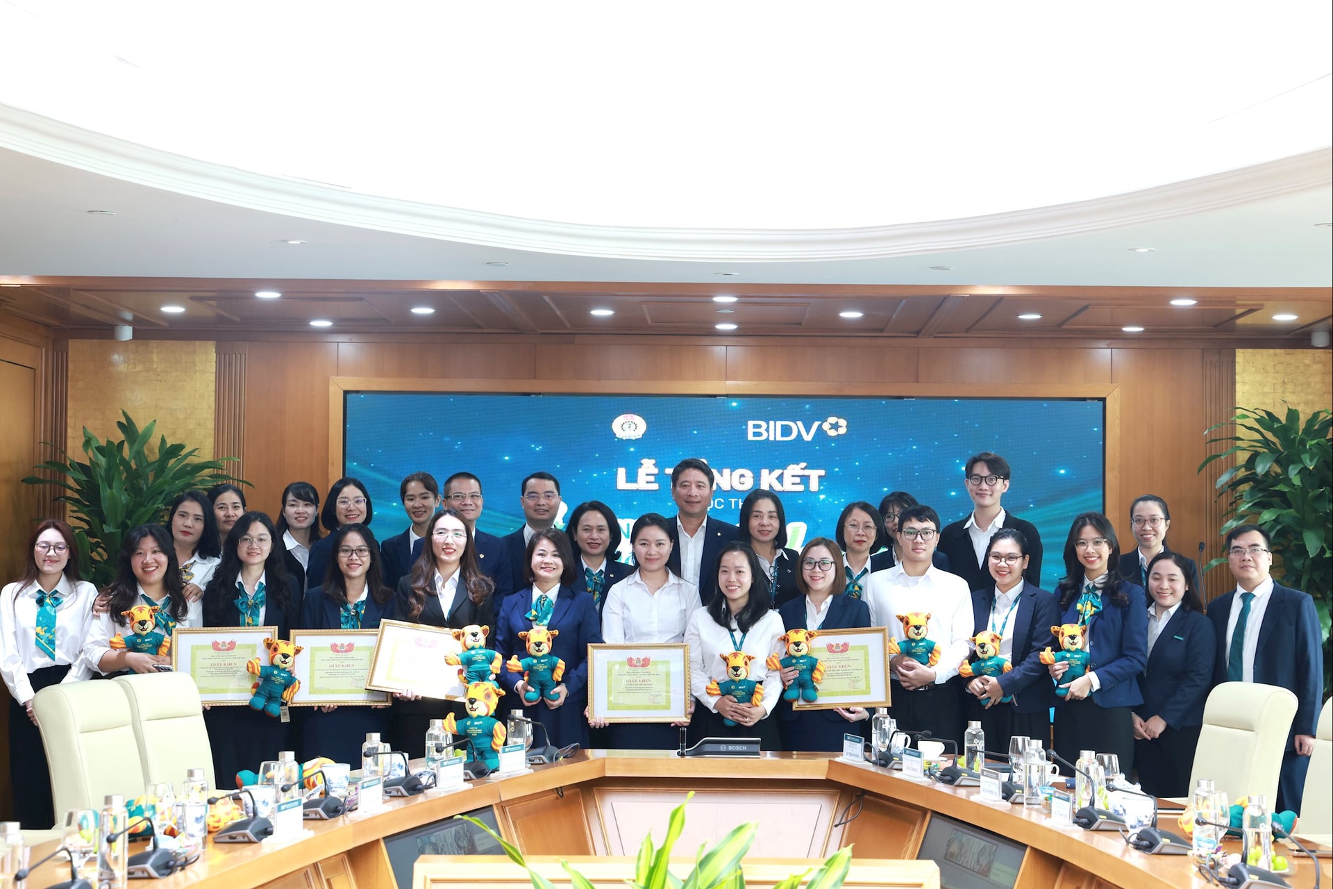 Các nhóm tác giả xuất sắc đạt giải "Sáng kiến xanh cho cuộc sống xanh" năm 2025