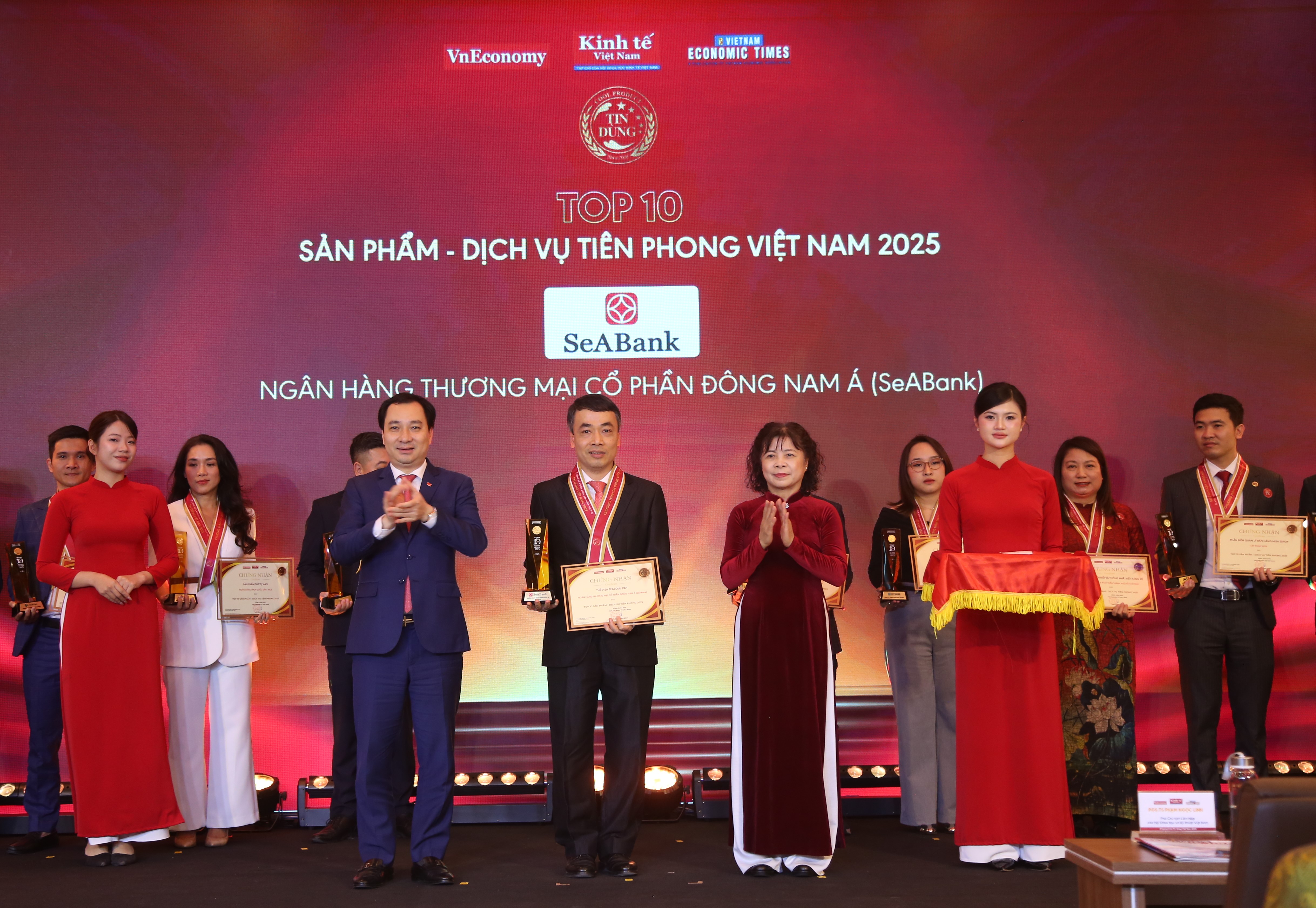 SeABank lần thứ 10 nhận giải thưởng Tin dùng Việt Nam.