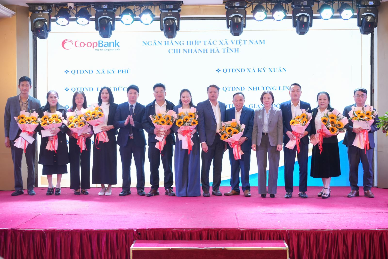Co-opBank Hà Tĩnh: Củng cố an toàn, thúc đẩy chuyển đổi số