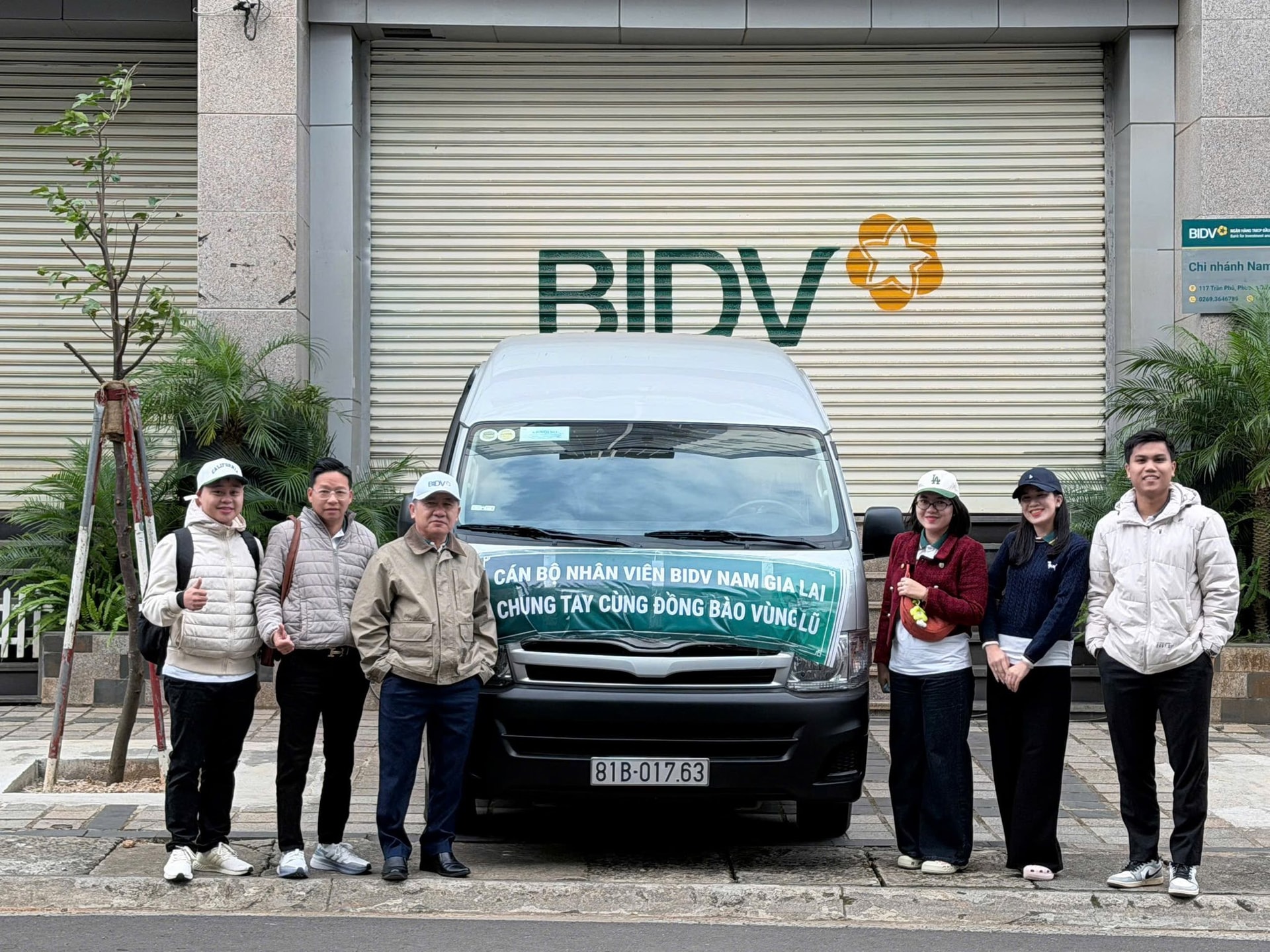 Chuyến xe tình thương đến đồng bào vùng lũ của BIDV Nam Gia Lai