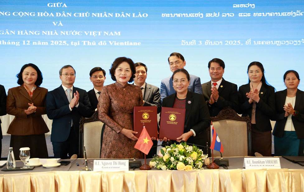 Thống đốc Nguyễn Thị Hồng và Thống đốc Bounkham Vorachit ký Biên bản Hội đàm song phương năm 2025