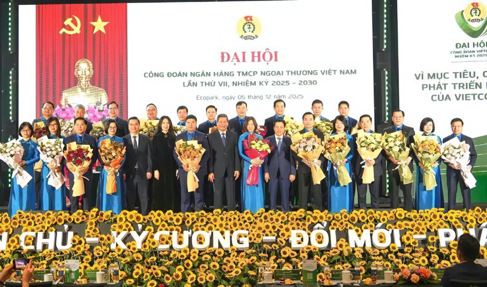 Ra mắt Ban Chấp hành Công đoàn Vietcombank khóa VII, nhiệm kỳ 2025-2030. Ảnh: Hà Anh