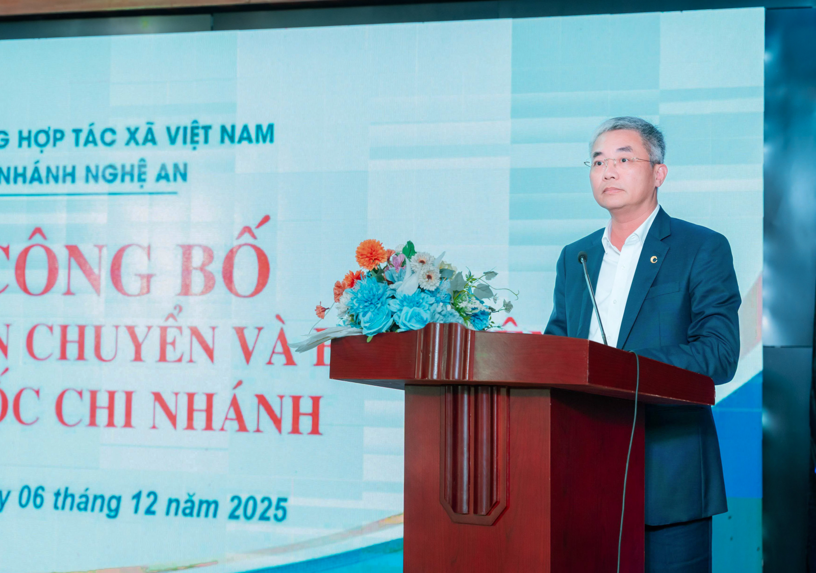 Ông Nguyễn Quốc Cường - Chủ tịch Hội đồng quản trị Co-opBank đánh giá cao sự nỗ lực và kết quả của Chi nhánh Nghệ An trong mọi hoạt động, đặc biệt trong công tác chăm sóc, hỗ trợ, đồng hành cùng QTDND trên địa bàn