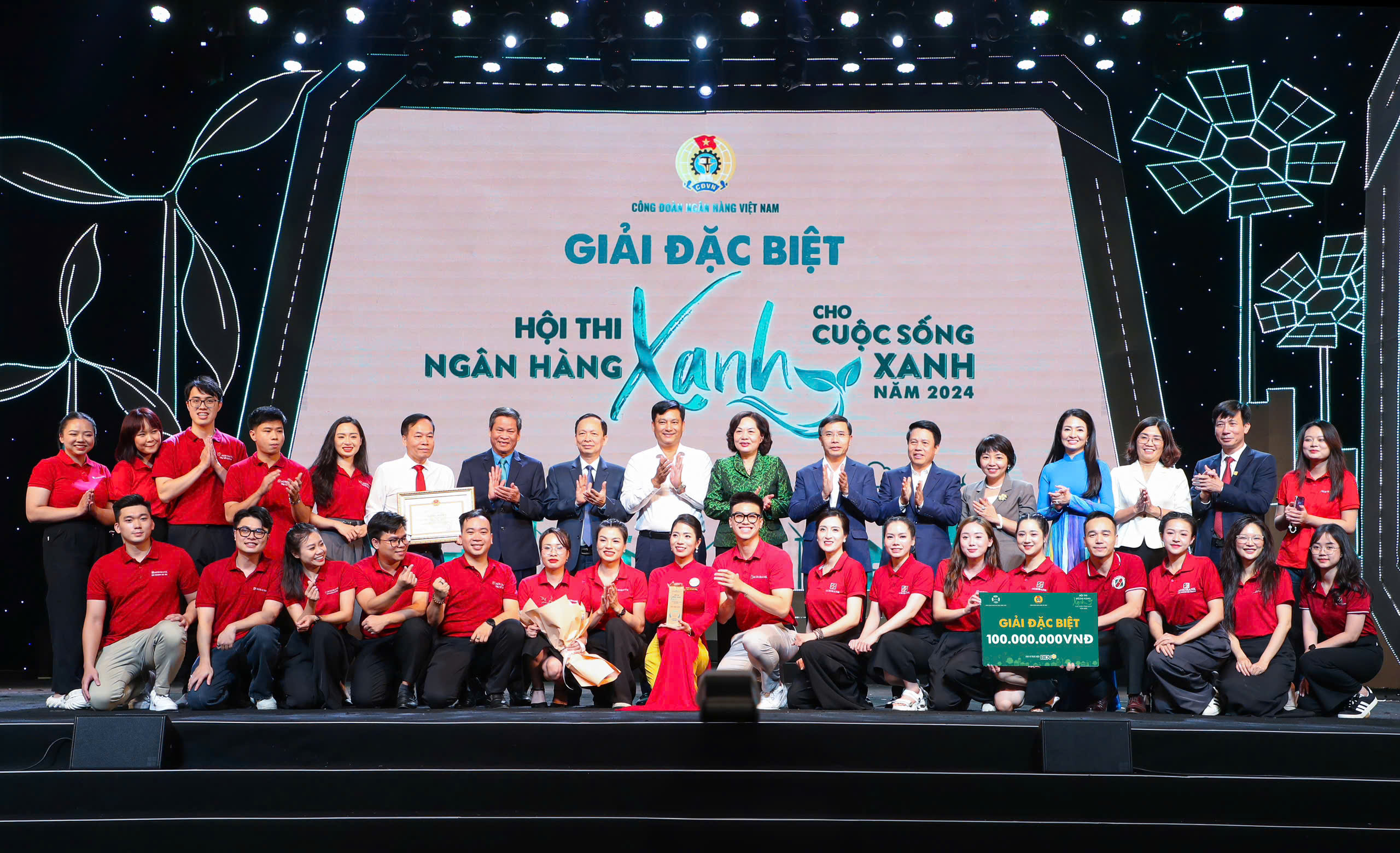 Agribank dành giải đặc biệt Hội thi Ngân hàng xanh cho cuộc sống xanh do Công đoàn Ngân hàng Việt Nam tổ chức