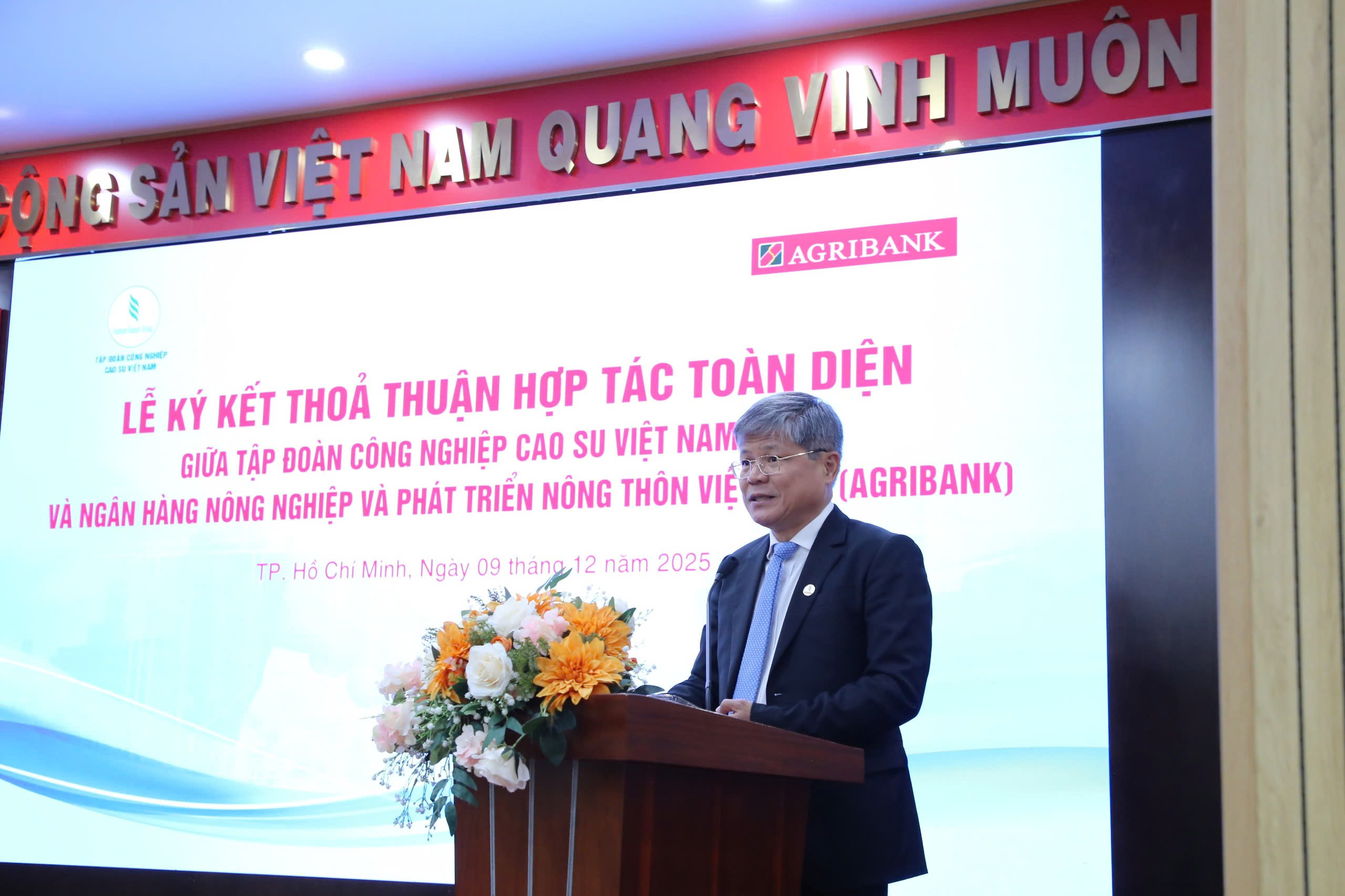 Ông Trần Công Kha - Chủ tịch Hội đồng quản trị Tập đoàn Công nghiệp Cao su Việt Nam (VRG) phát biểu tại Lễ ký kết