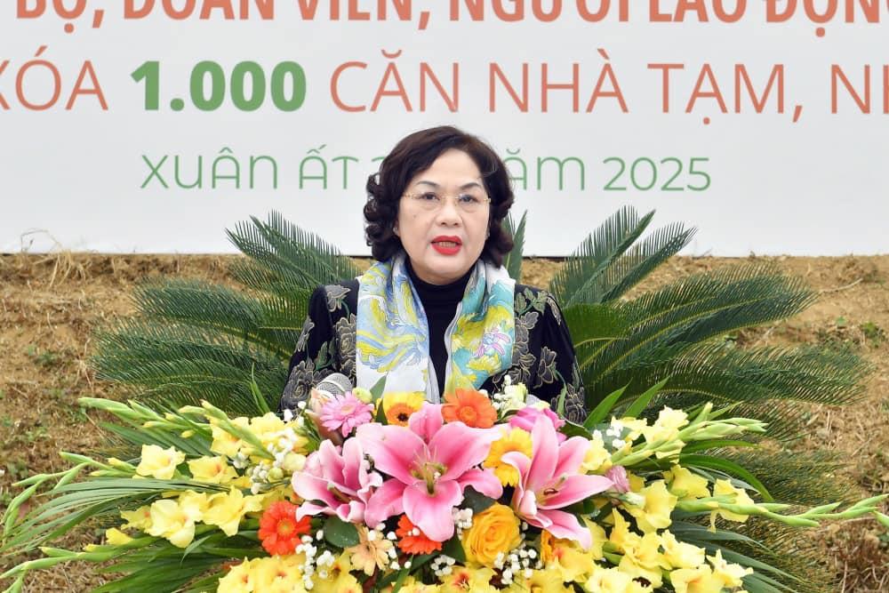Thống đốc Nguyễn Thị Hồng phát biểu tại Lễ phát động chương trình Tết trồng cây “Đời đời nhớ ơn Bác Hồ” và “Chung tay xóa 1.000 căn nhà tạm, nhà dột nát”