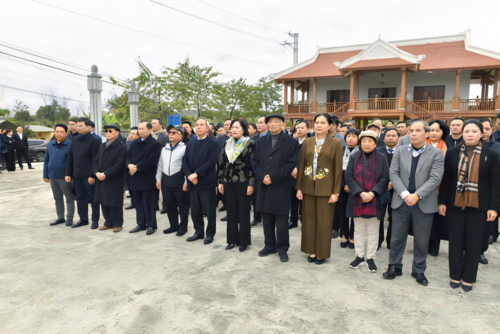 Ban Lãnh đạo NHNN dâng hương, tri ân các thế hệ lãnh đạo, cán bộ tại Khu di tích lịch sử ngành Ngân hàng