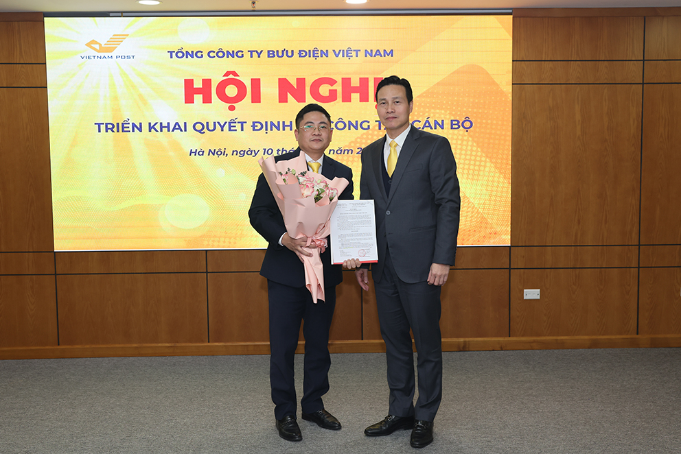 Phó Giám đốc
