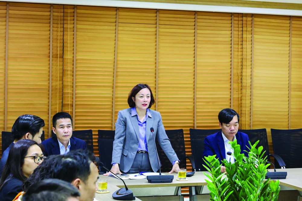 Bà Phạm Thị Hồng Minh - thành viên Hội đồng quản trị kiêm Tổng giám đốc Co-opBank chủ trì Hội nghị