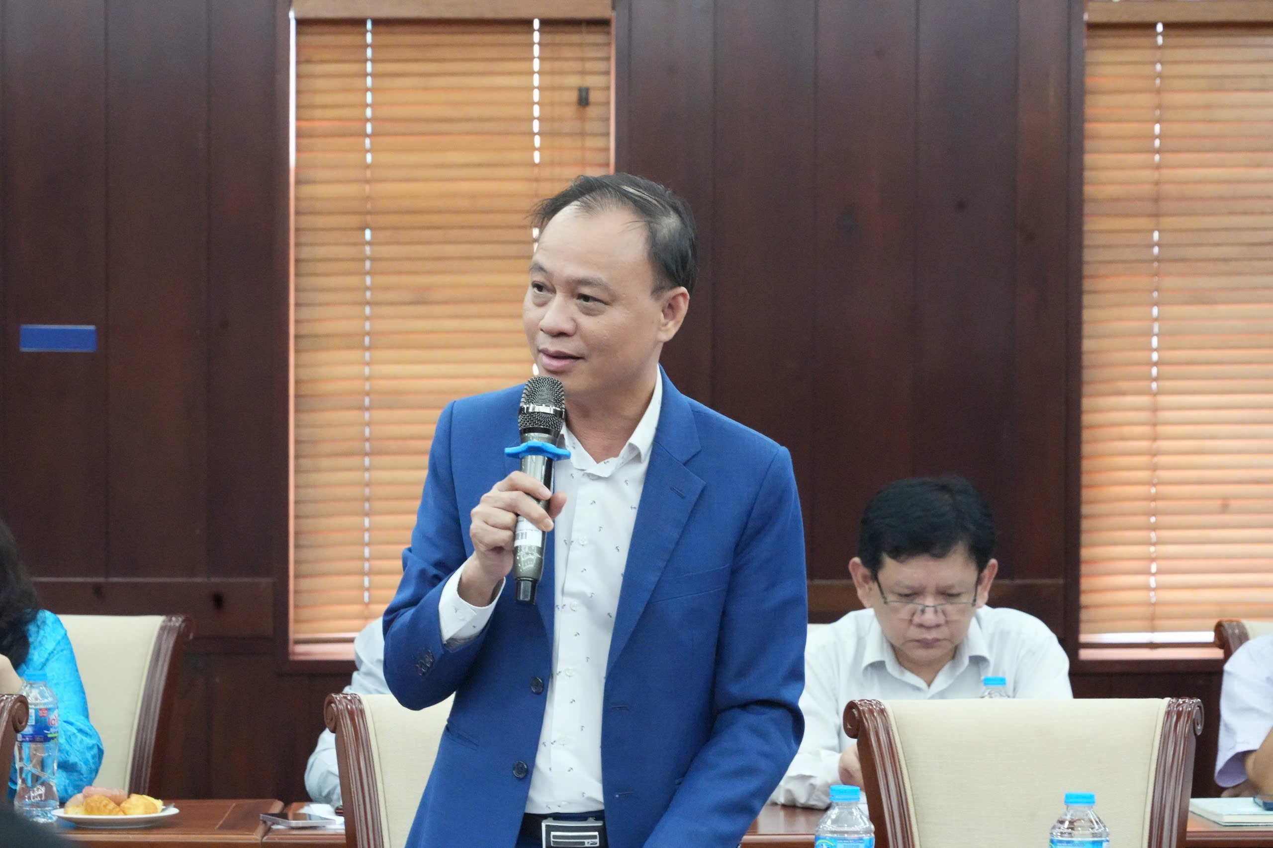 Đại diện Eximbank phát biểu
