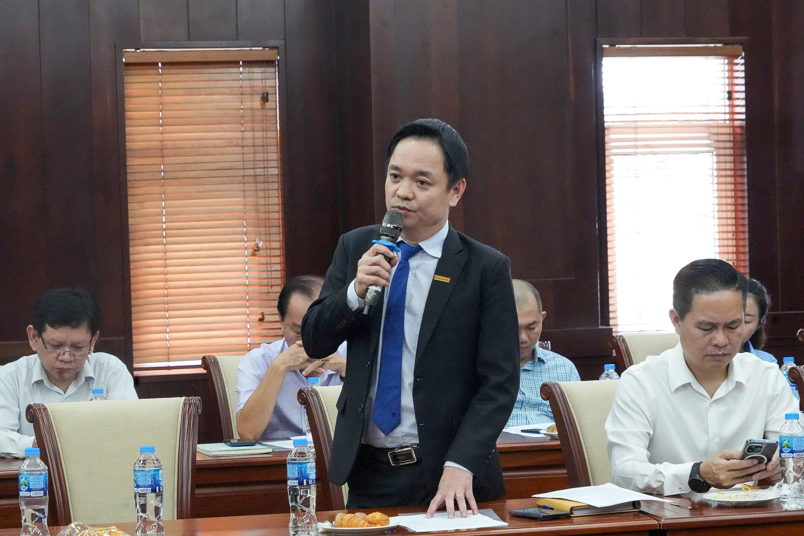 Đại diện Nam A Bank phát biểu