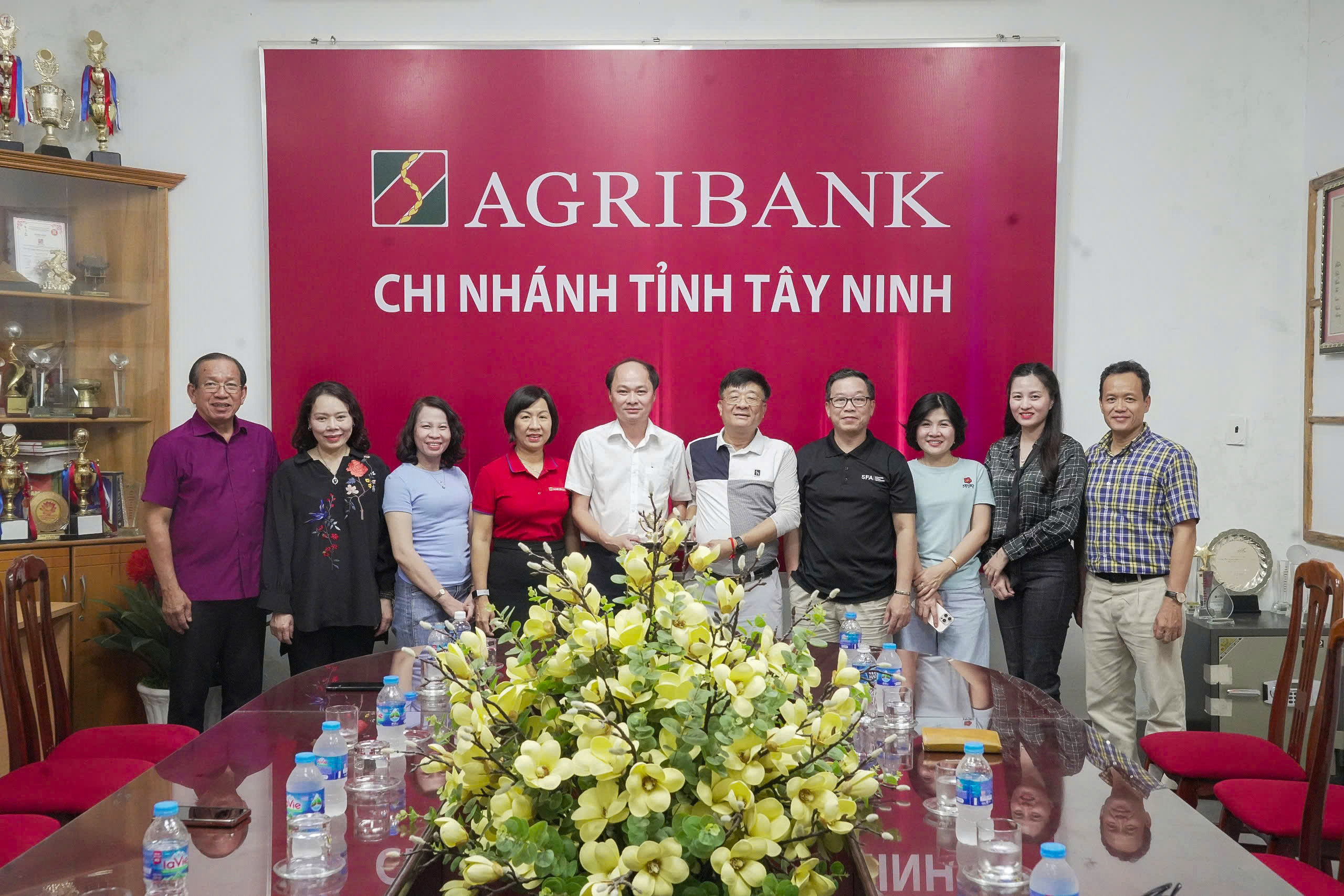Phó Chủ tịch, Tổng Thư ký Nguyễn Quốc Hùng thăm, làm việc với Chi nhánh Agribank Tây Ninh