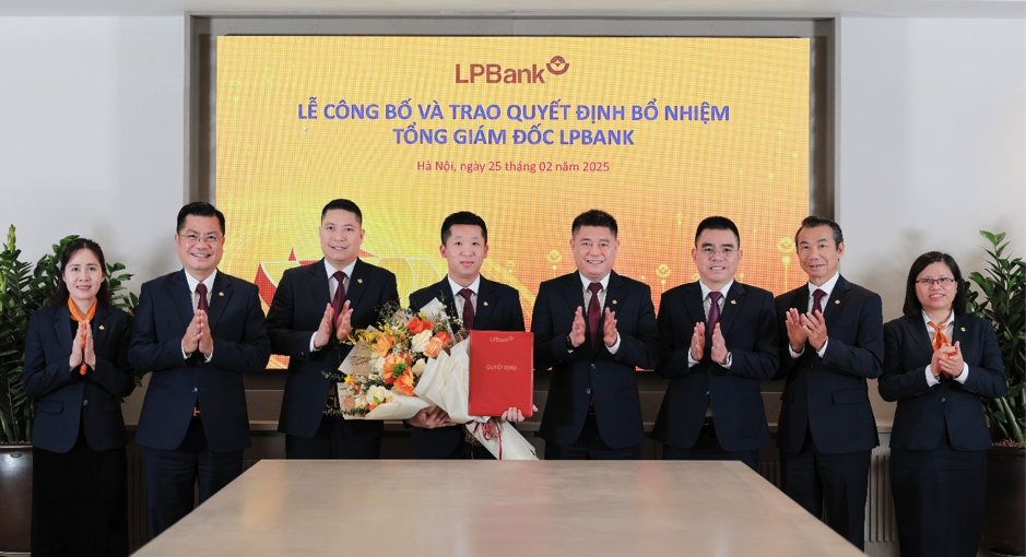 HĐQT LPBank và Ban kiểm soát chúc mừng ông Vũ Quốc Khánh - Tân Tổng Giám đốc