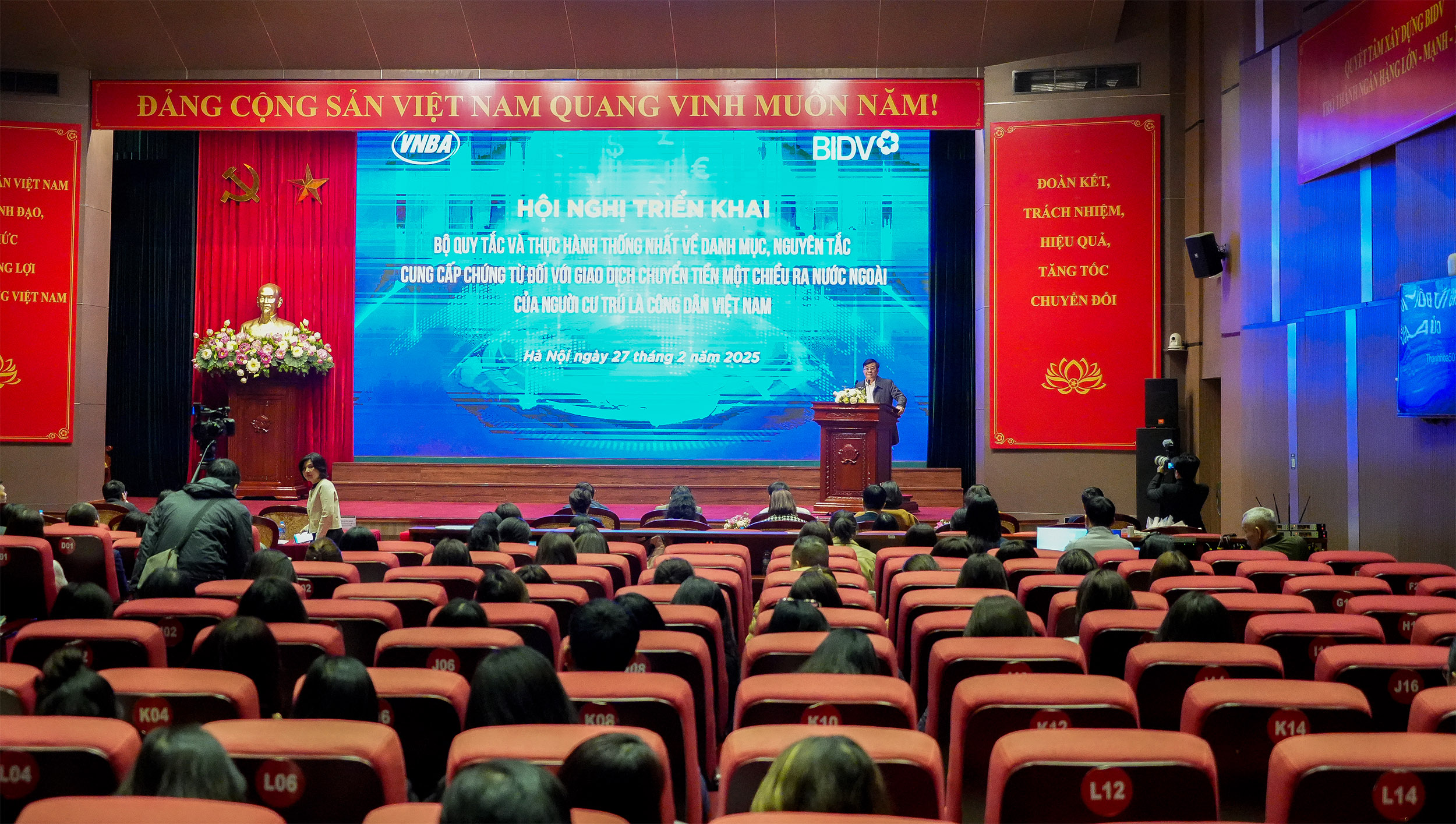 Toàn cảnh hội nghị