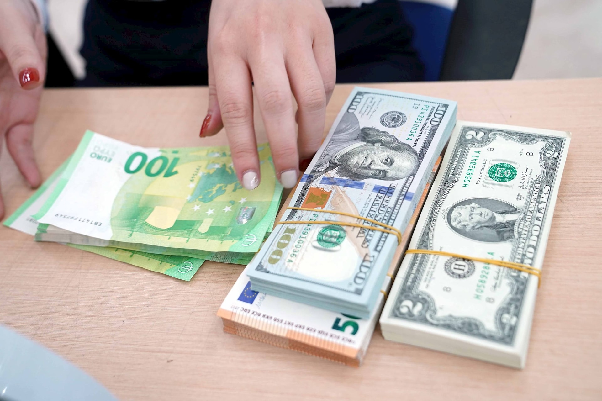 Hướng đến chuẩn mực chung trong giao dịch chuyển tiền một chiều ra nước ngoài