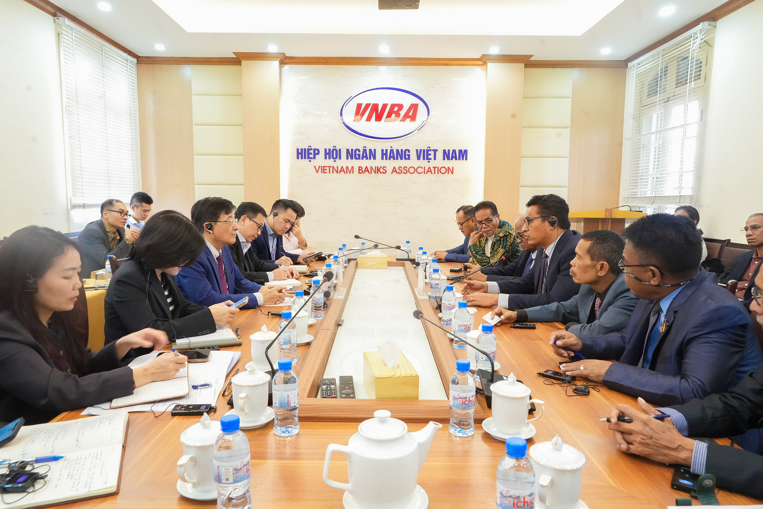 VNBA tiếp và làm việc với đoàn công tác của Timor Leste về giao dịch bảo đảm