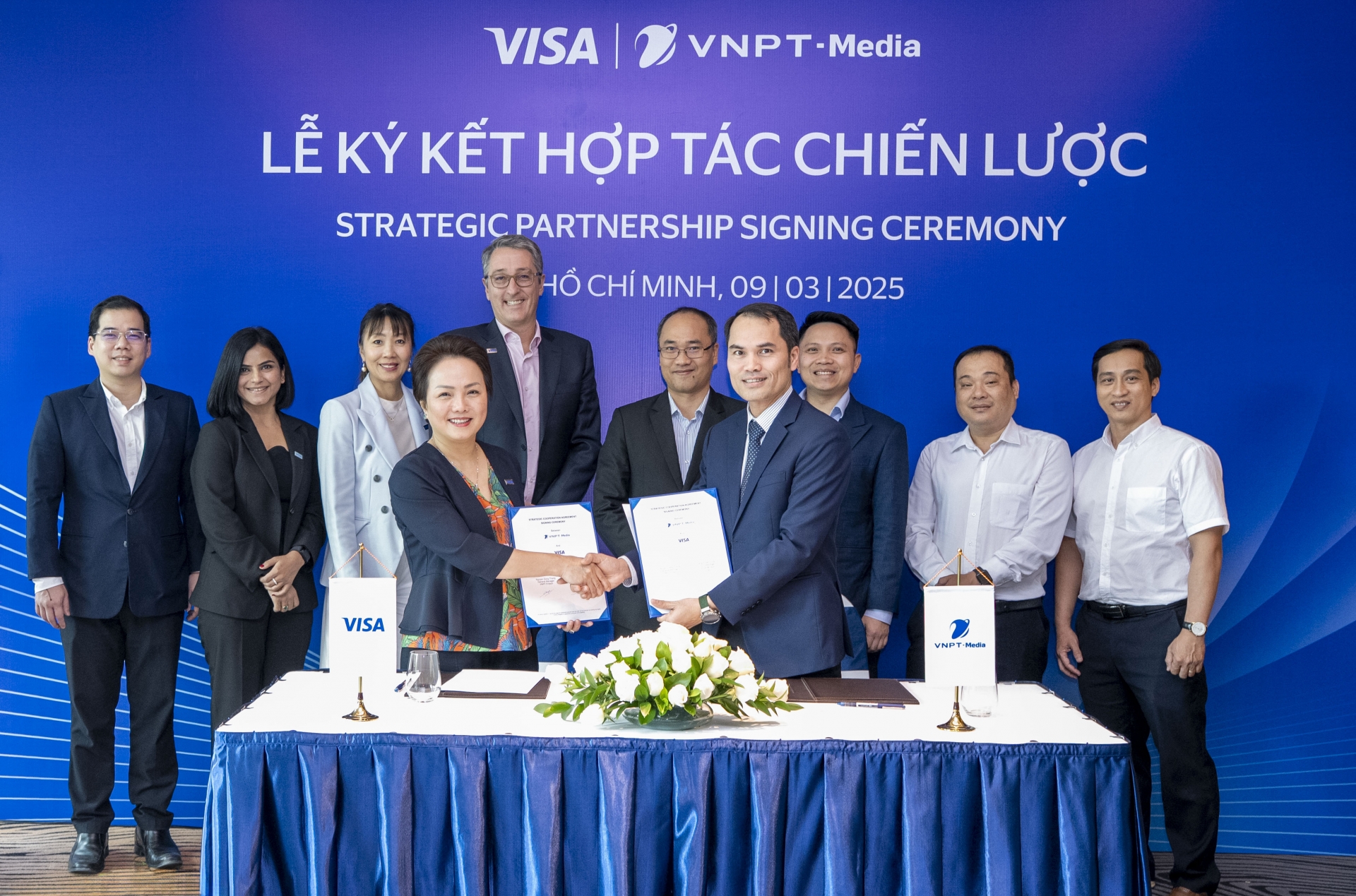 hợp tác