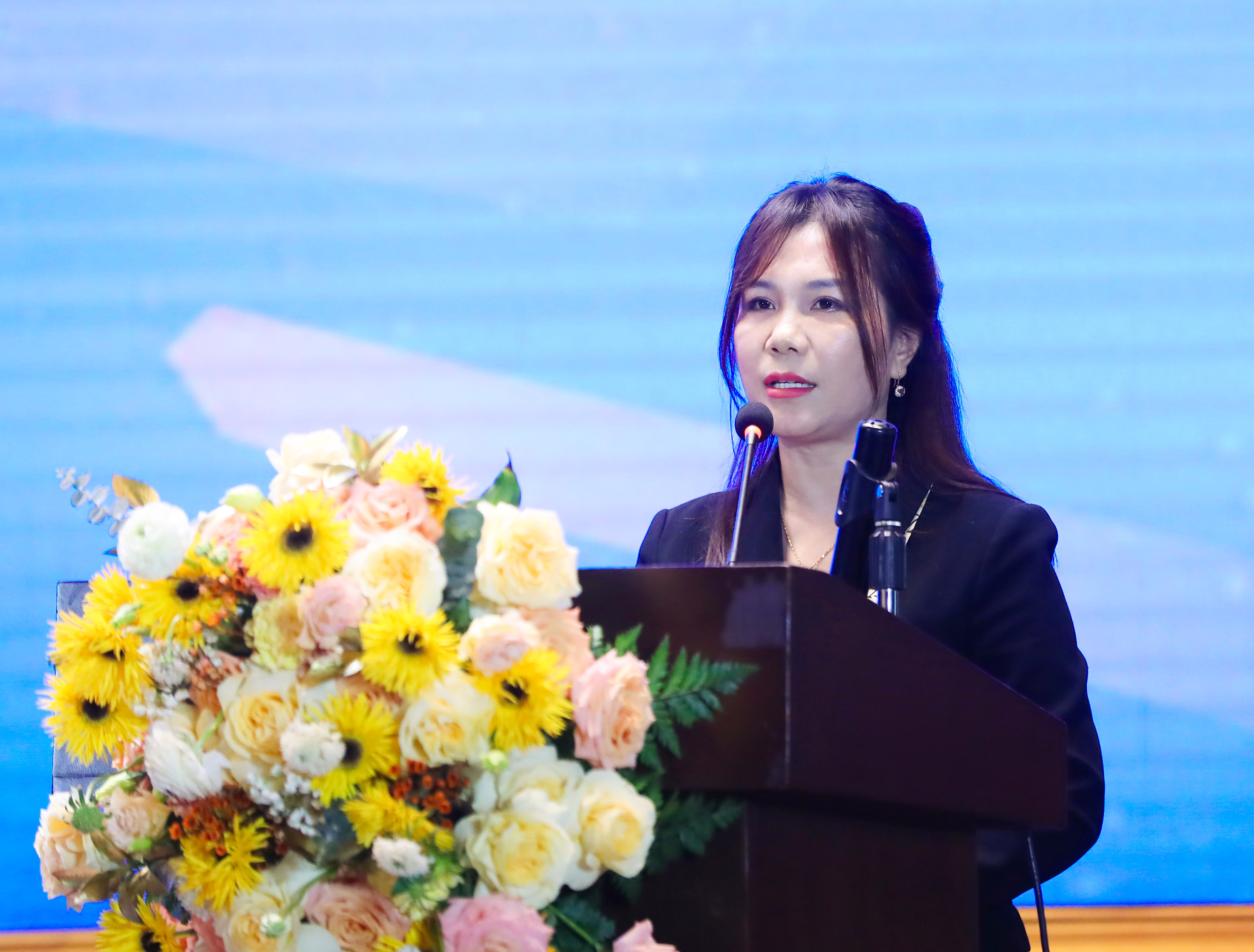Bà Bà Ninh Thị Lan Phương – Phó Tổng Giám đốc ngân hàng SHB