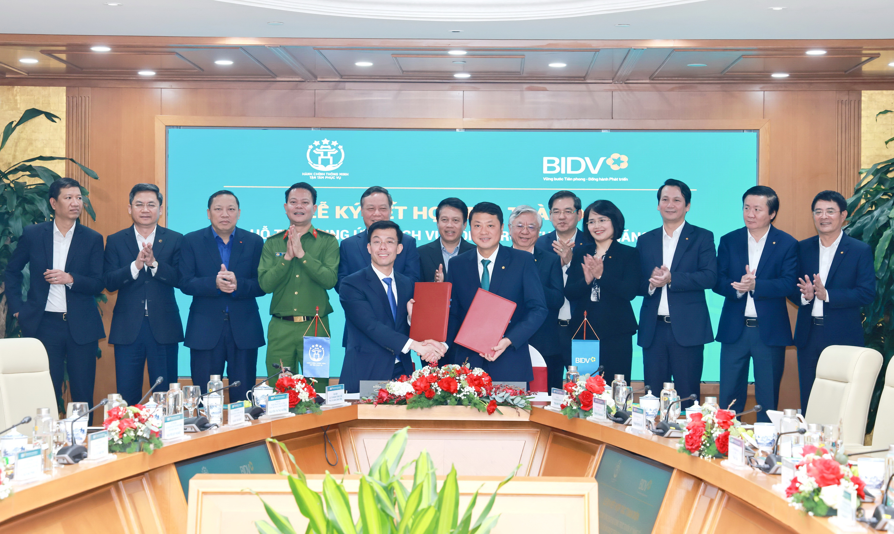 Lãnh đạo BIDV và Trung tâm PVHCC TP. Hà Nội ký kết Thỏa thuận hợp tác toàn diện giai đoạn 2025-2030