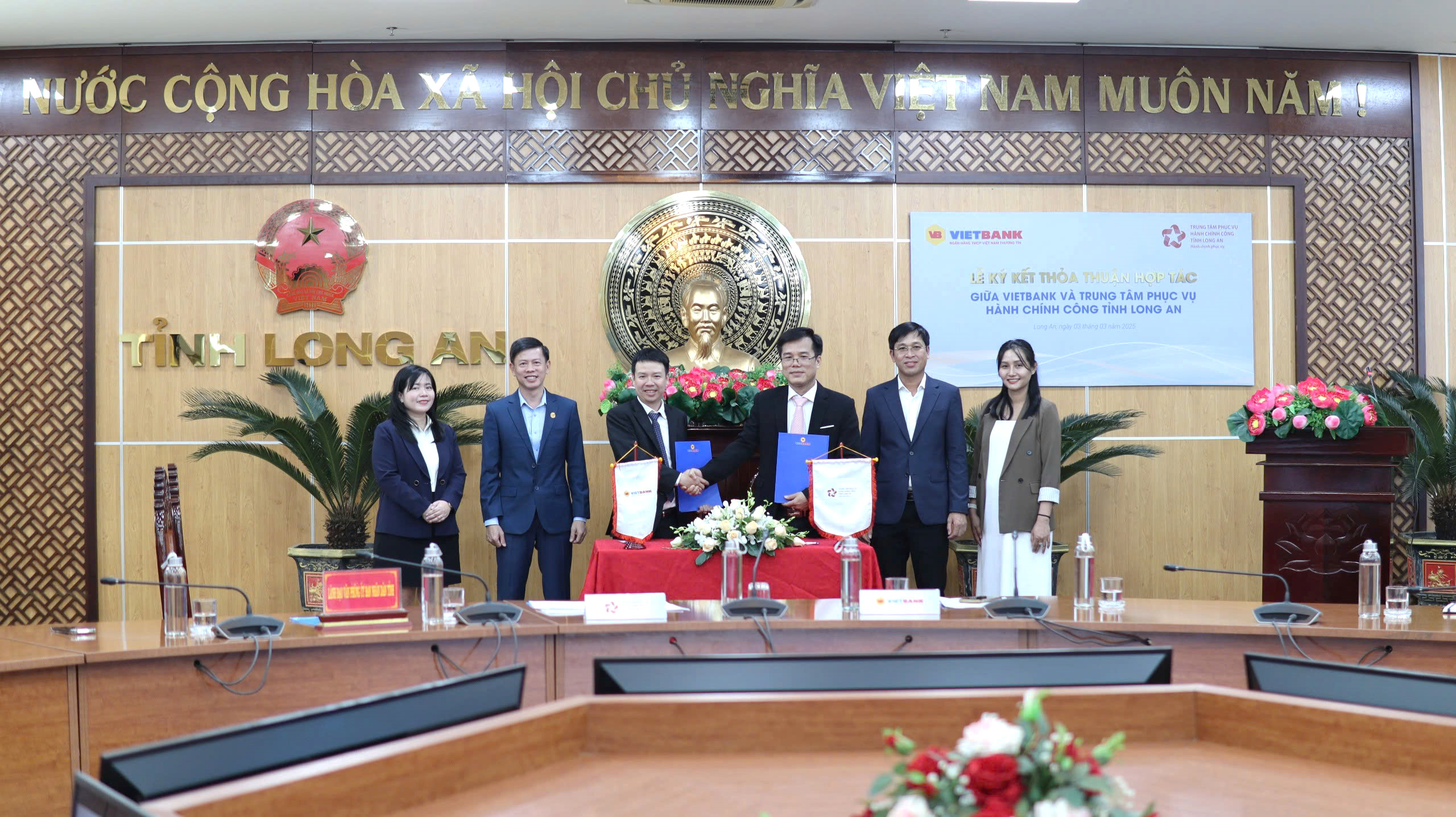 thu hộ phí