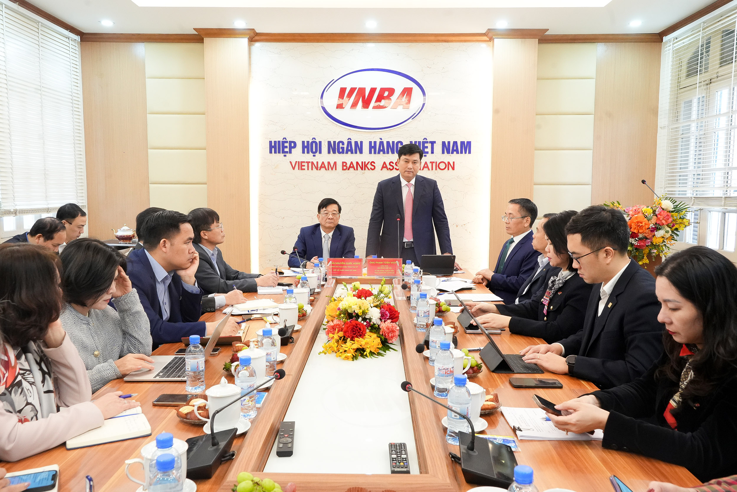Quang cảnh cuộc họp