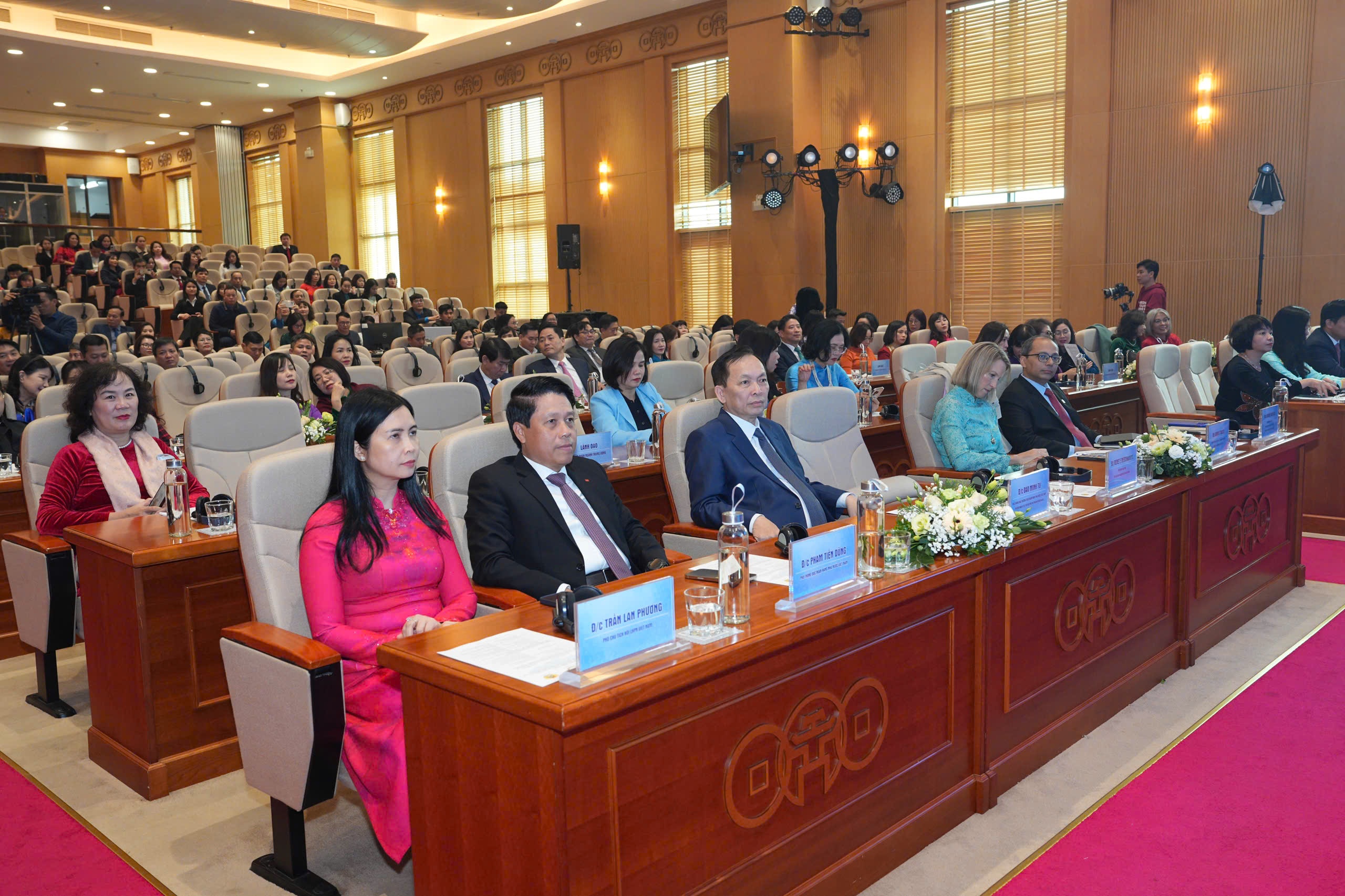 Các đại biểu tham dự Hội thảo
