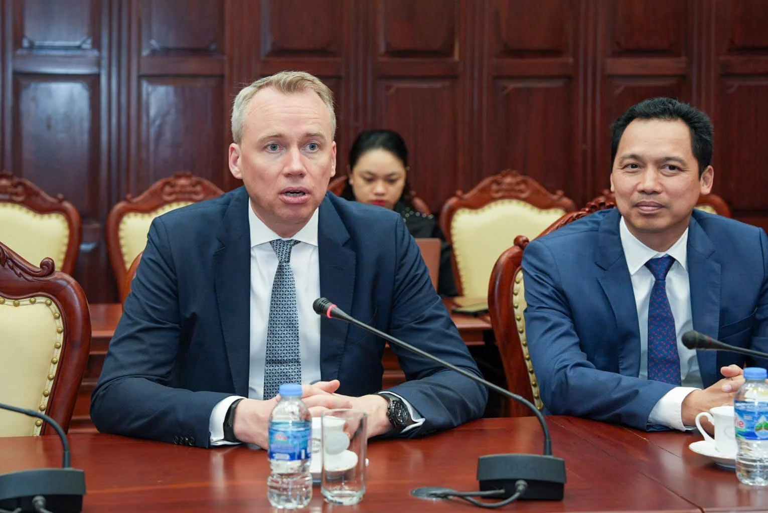 Ông Alexander von zur Muehelen phát biểu tại buổi làm việc
