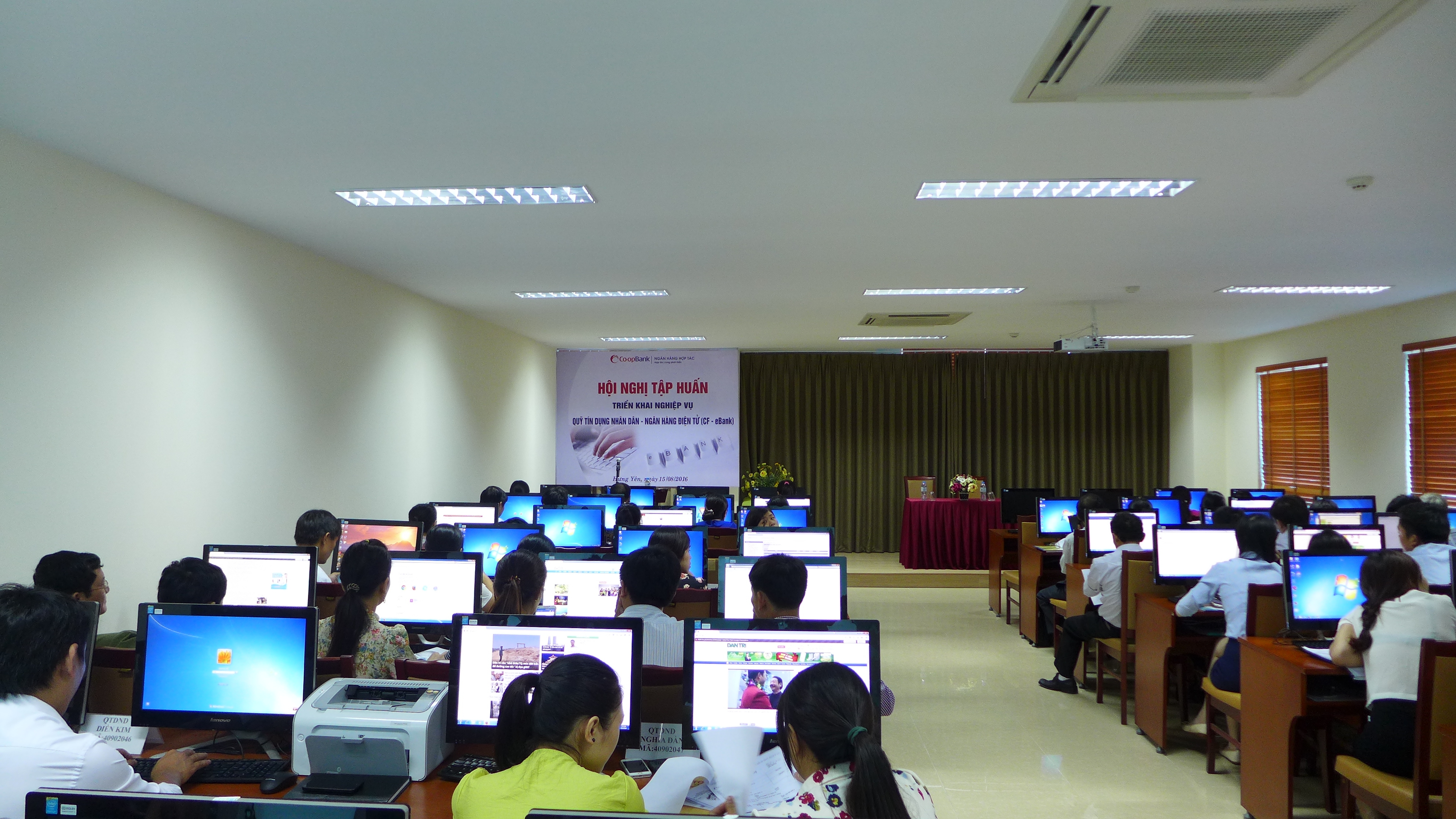 Co-opBank tổ chức nhiều Hội nghị tập huấn triển khai nghiệp vụ QTDND - Ngân hàng điện tử CF-eBank