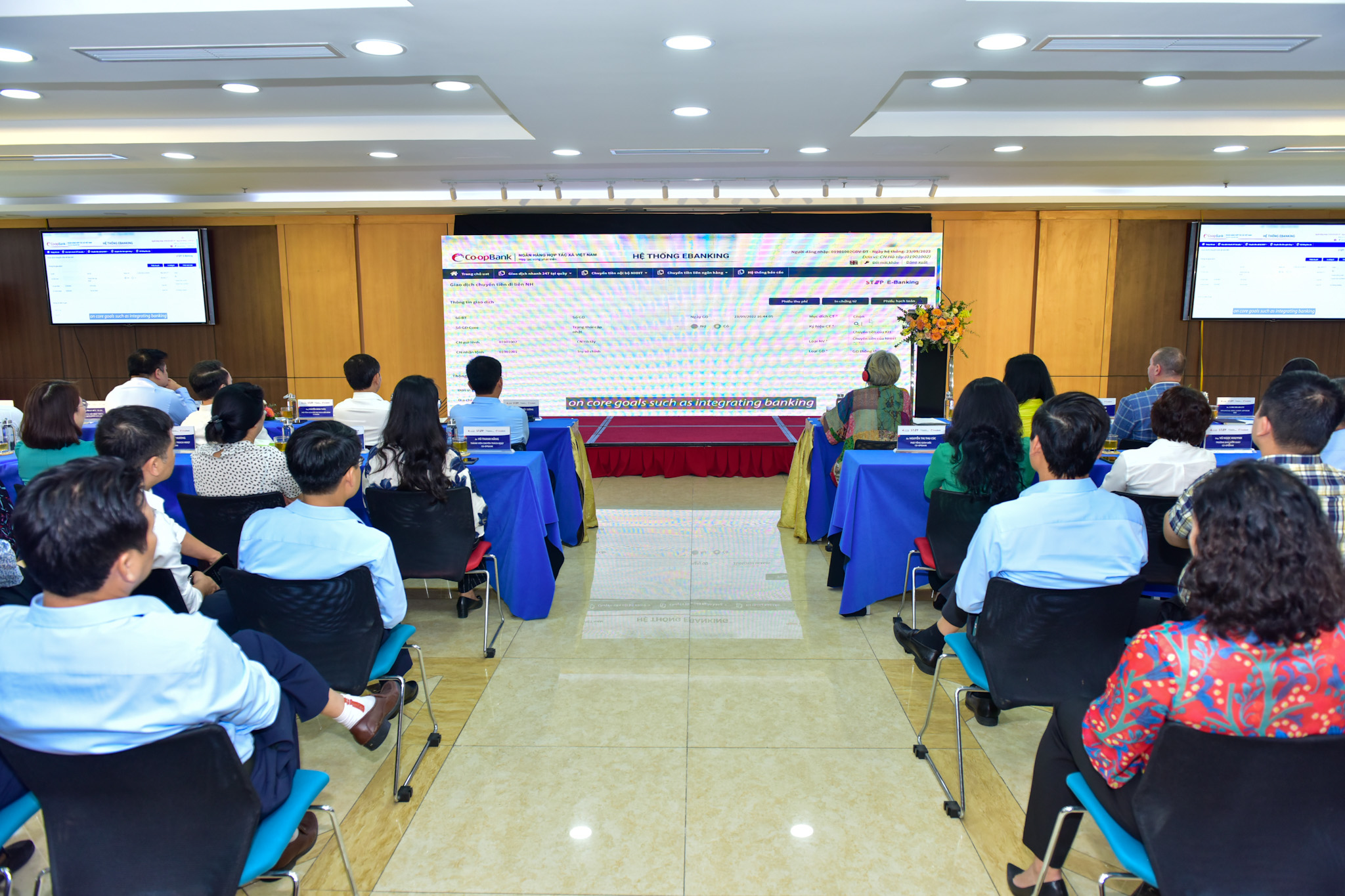 Toàn cảnh lễ nâng cấp hệ thống Ngân hàng điện tử trên nền tảng công nghệ tiên tiến theo hướng đa tính năng, đa dịch vụ tiện ích (năm 2022)
