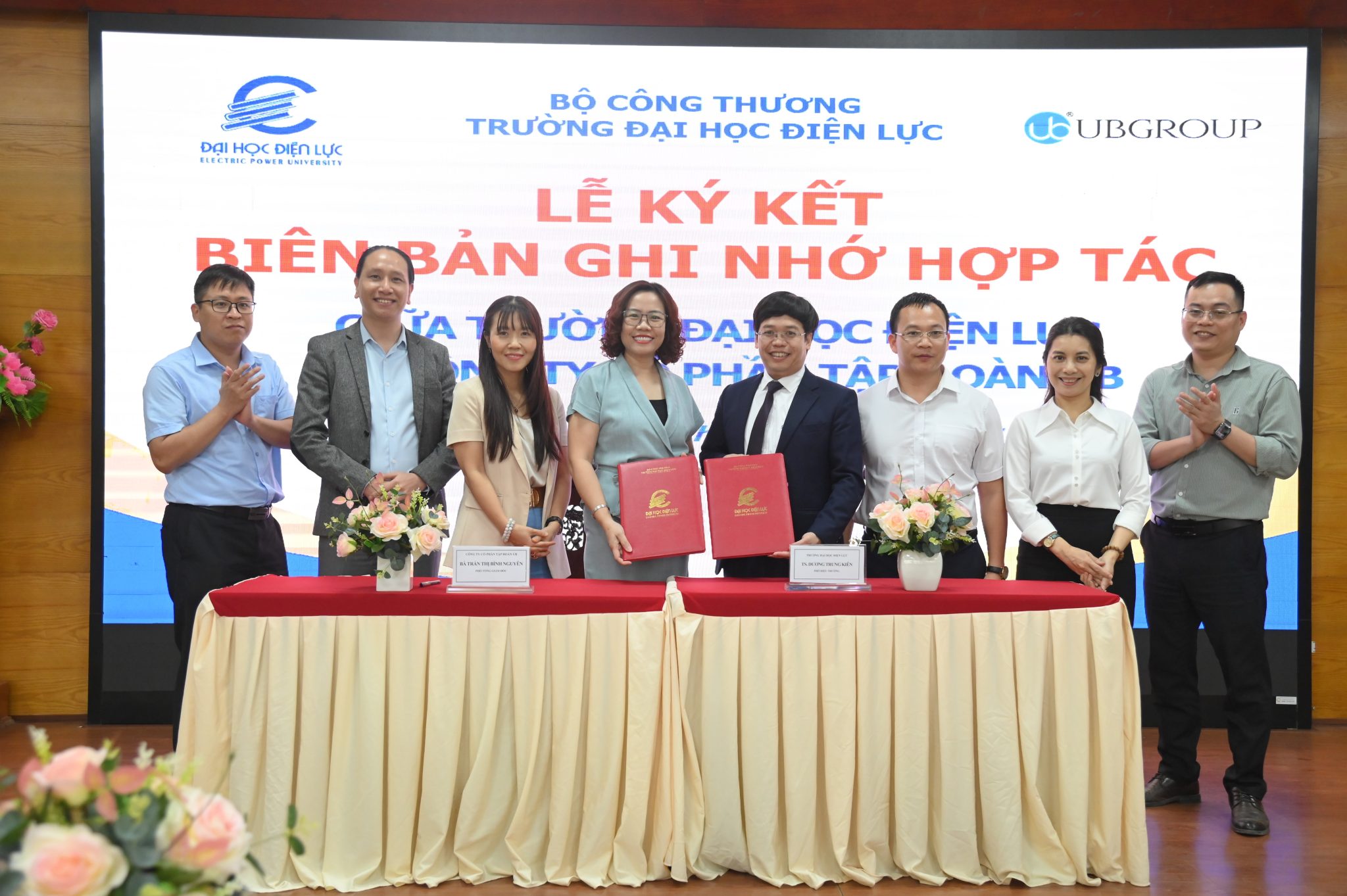 Lễ ký kết Biên bản ghi nhớ hợp tác giữa UB GROUP và Trường Đại học Điện lực