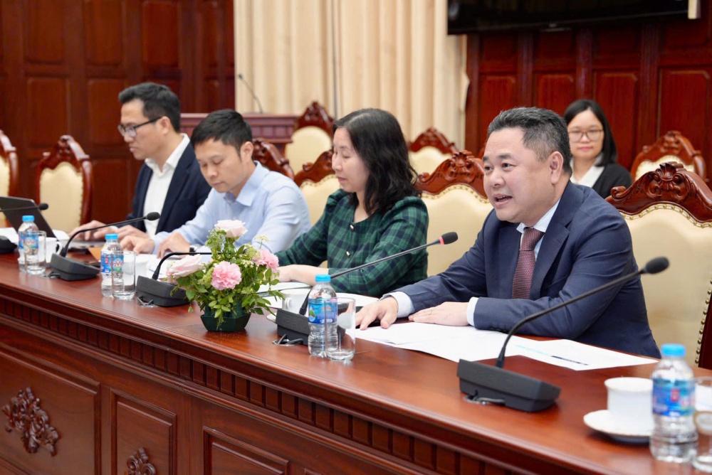 Phó Thống đốc Nguyễn Ngọc Cảnh phát biểu tại buổi tiếp