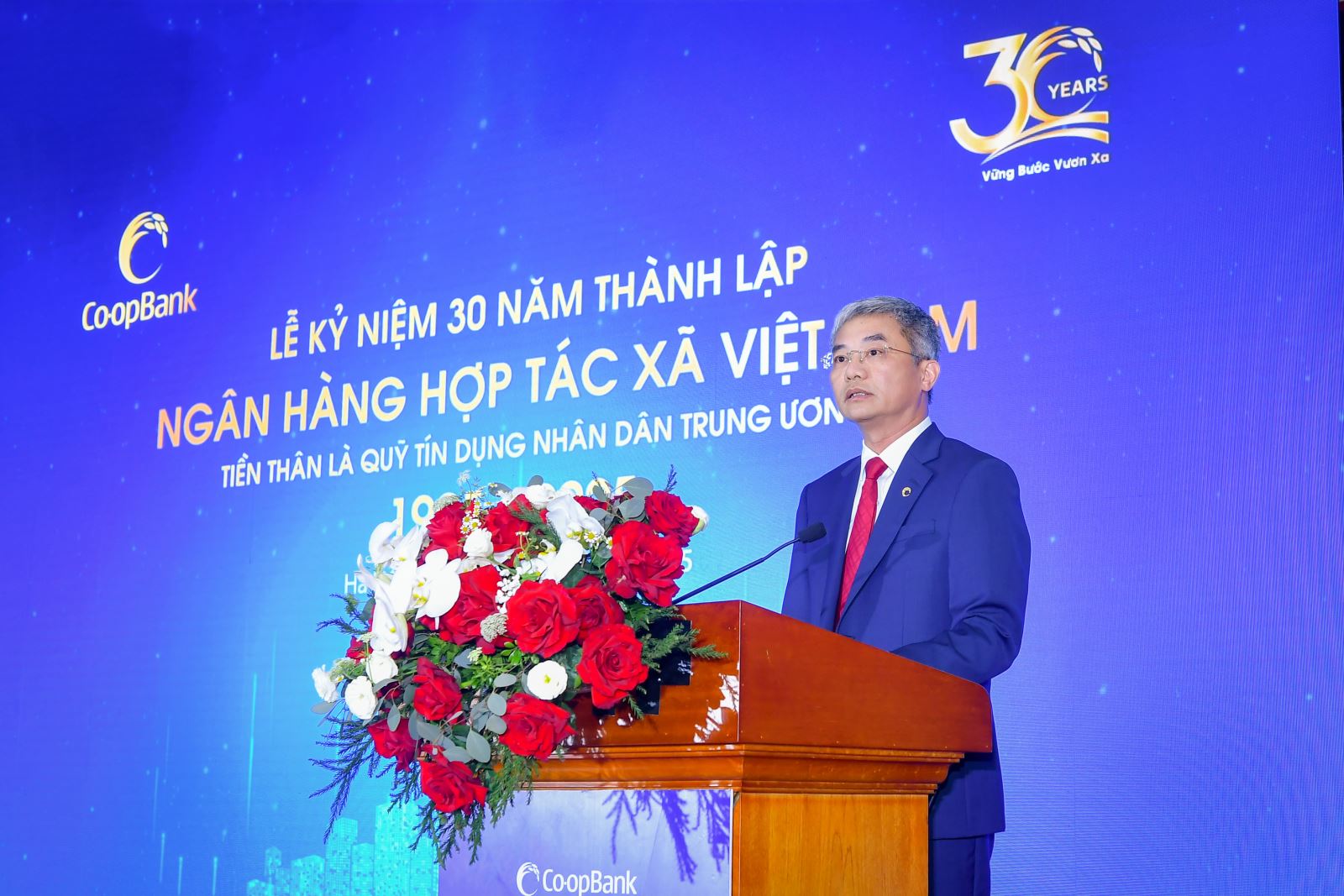 Đồng chí Nguyễn Quốc Cường - Bí thư Đảng ủy, Chủ tịch HĐQT Co-opBank phát biểu tại buổi lễ kỷ niệm 30 năm thành lập Co-opBank