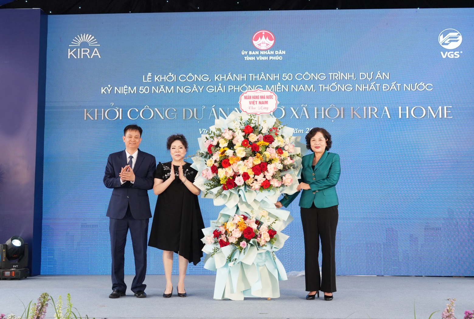 Thống đốc NHNN Nguyễn Thị Hồng tin tưởng với sự tâm huyết của nhà đầu tư, của tỉnh uỷ, UBND, NHNN, các NHTM nhất định dự án sẽ thành công