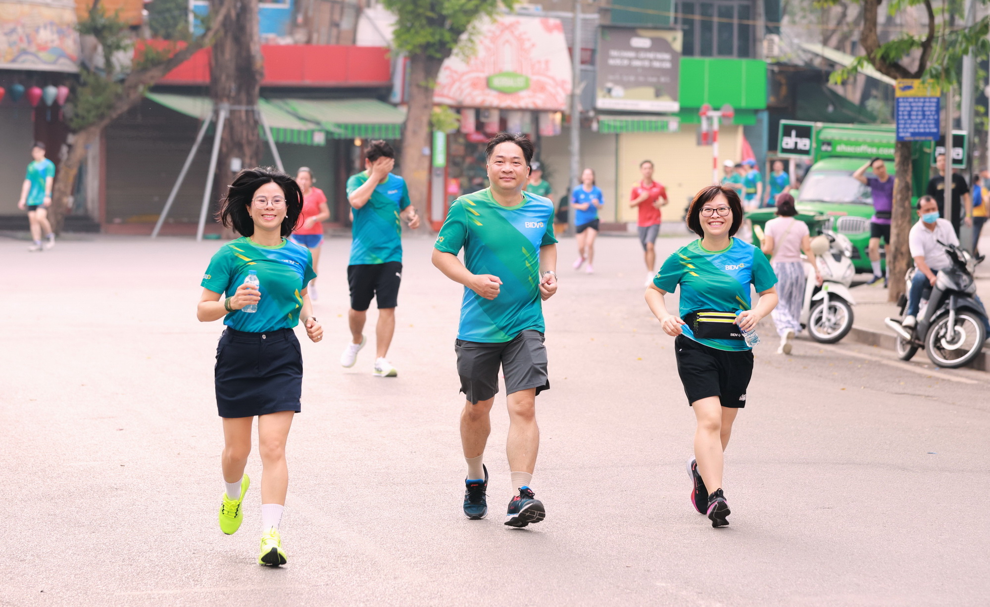 Đến sáng ngày 20/4/2025, đã có khoảng 21 nghìn vận động viên tham gia chương trình “BIDV RUN - Vì cuộc sống Xanh” năm 2025
