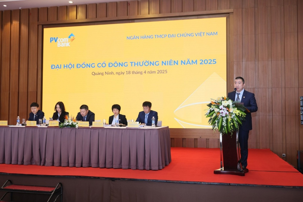 Ông Đặng Thế Hiển, Phó Tổng Giám đốc PVcomBank báo cáo kết quả kinh doanh 2024 và kế hoạch 2025